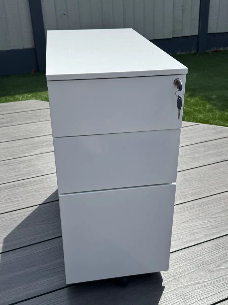 3 Drawer under desk pedestal slimline steel - Image 1