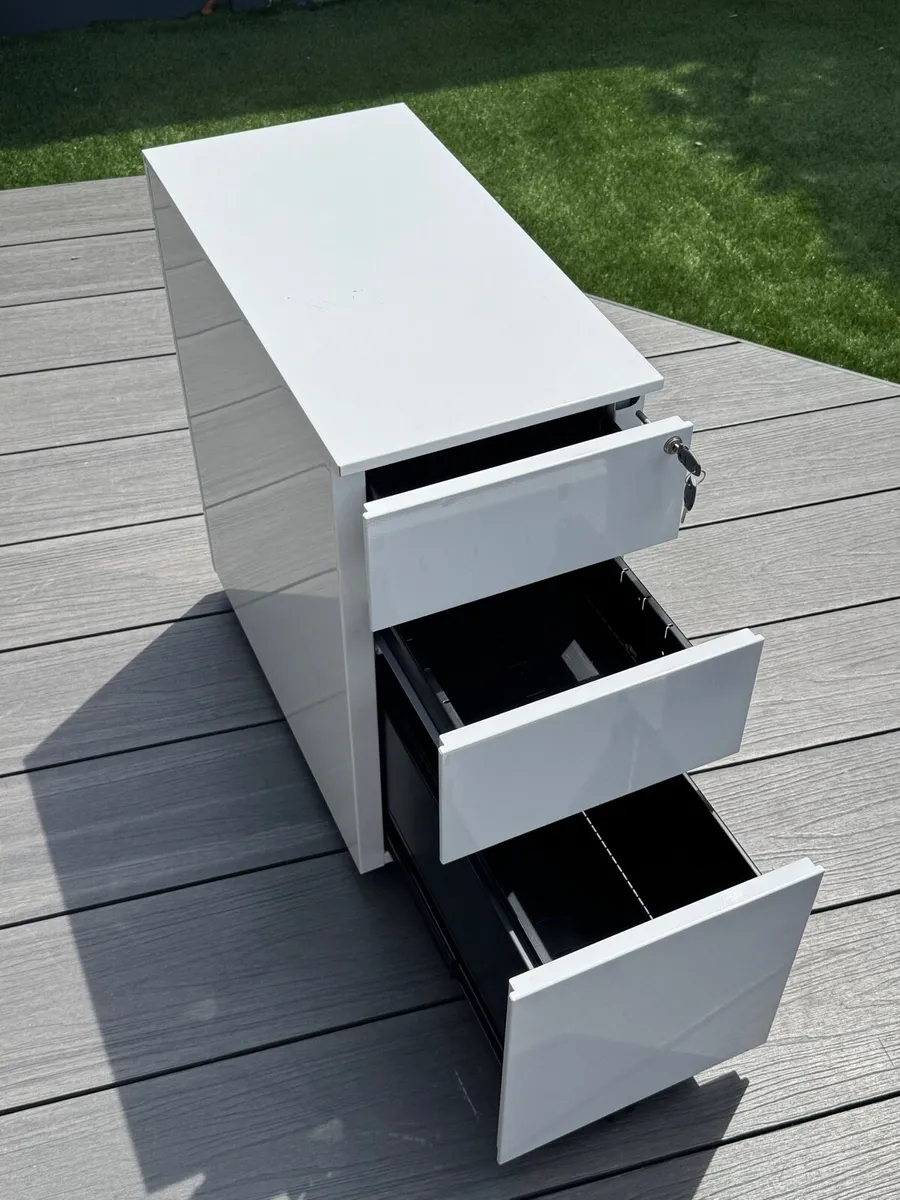3 Drawer under desk pedestal slimline steel - Image 2