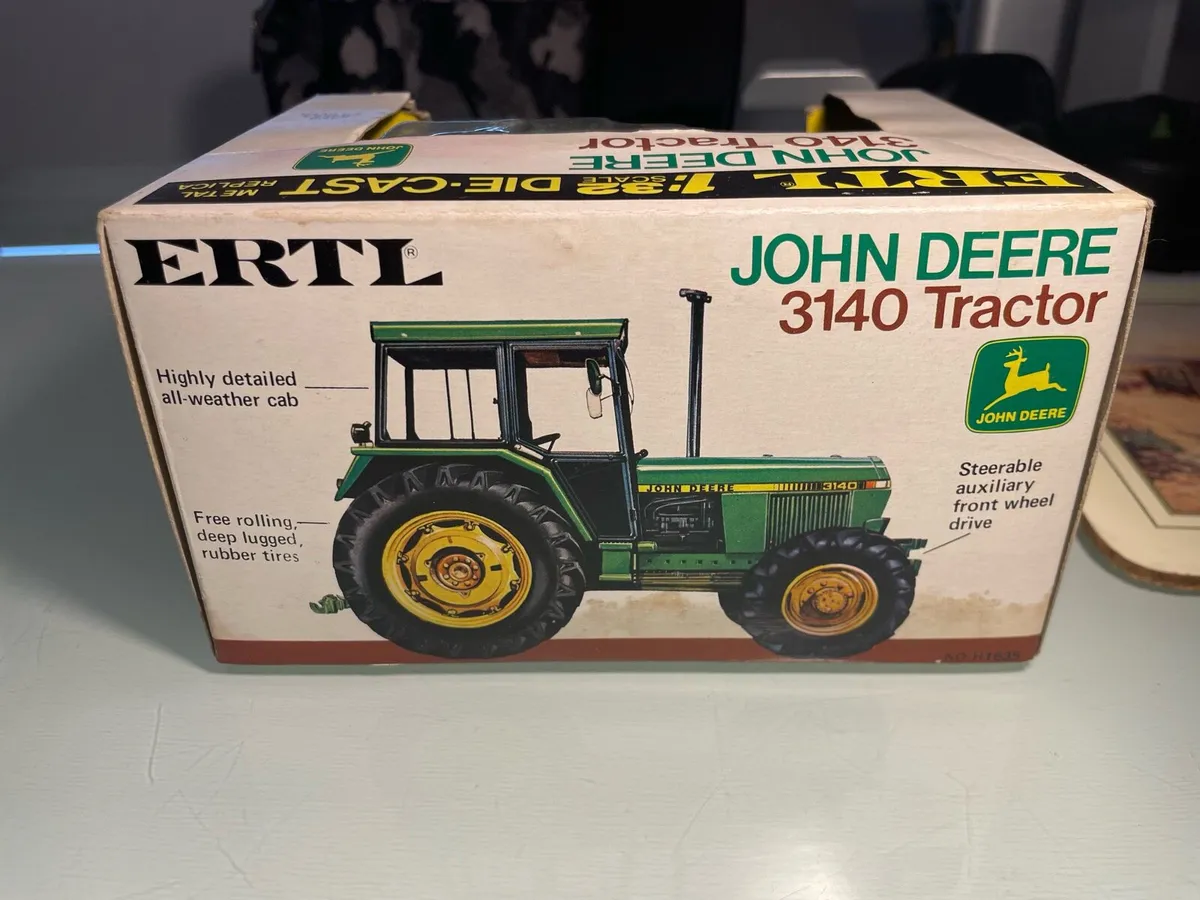 ERTL John Deere 3140 OPU Cab - Image 3