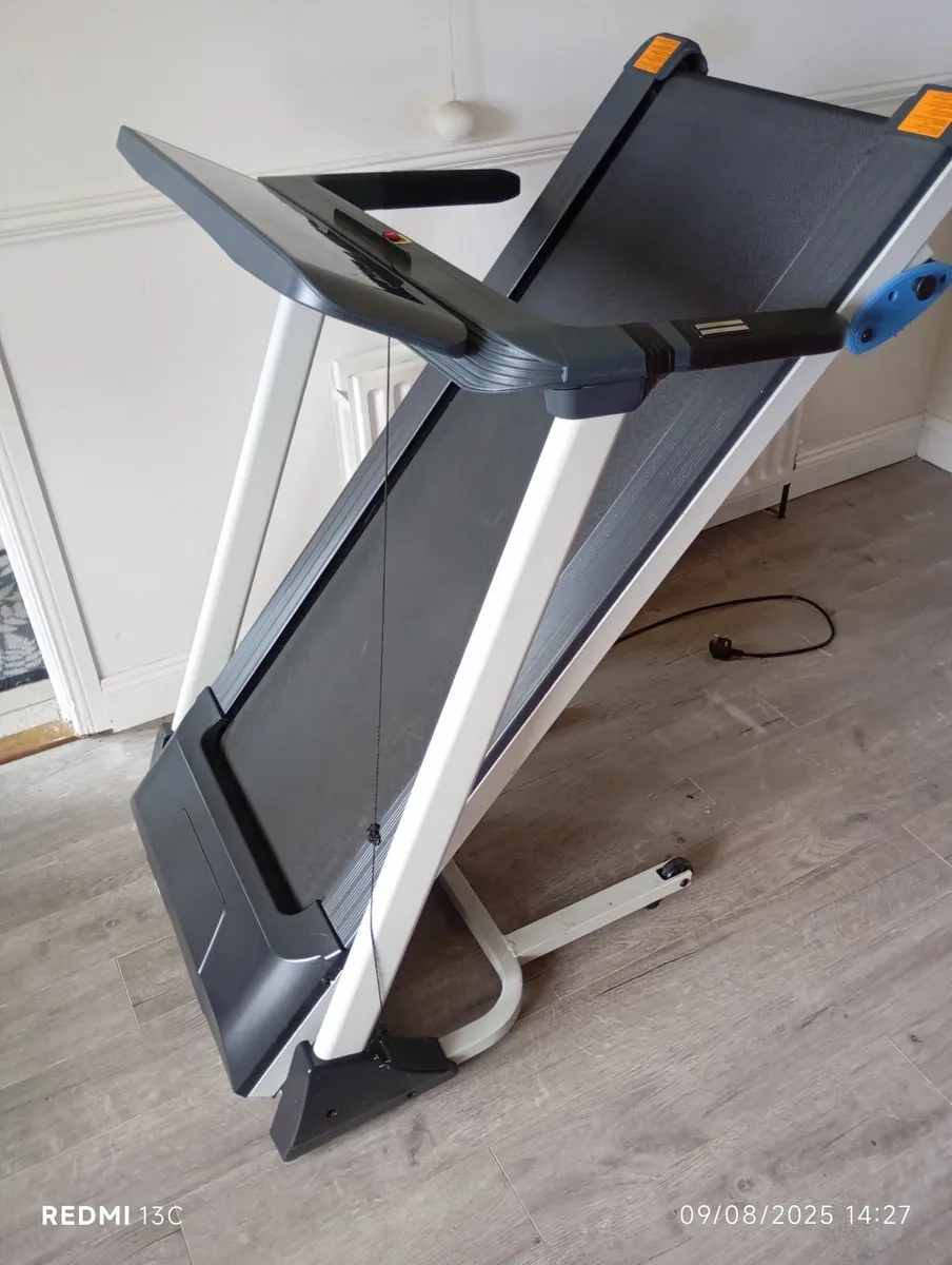 Power track 5500 treadmill - Image 4