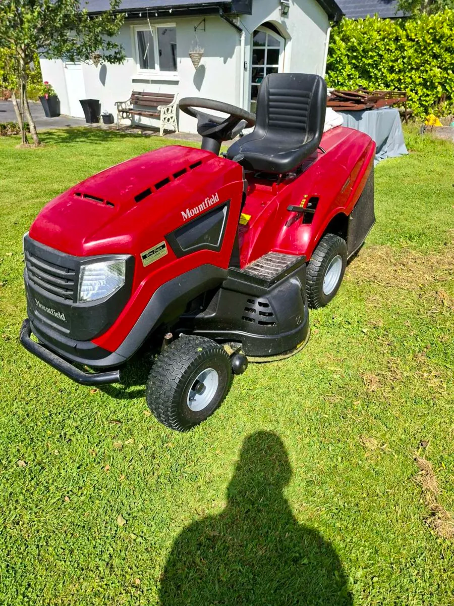 Mountfield ride on tractor lawnmower - Image 1