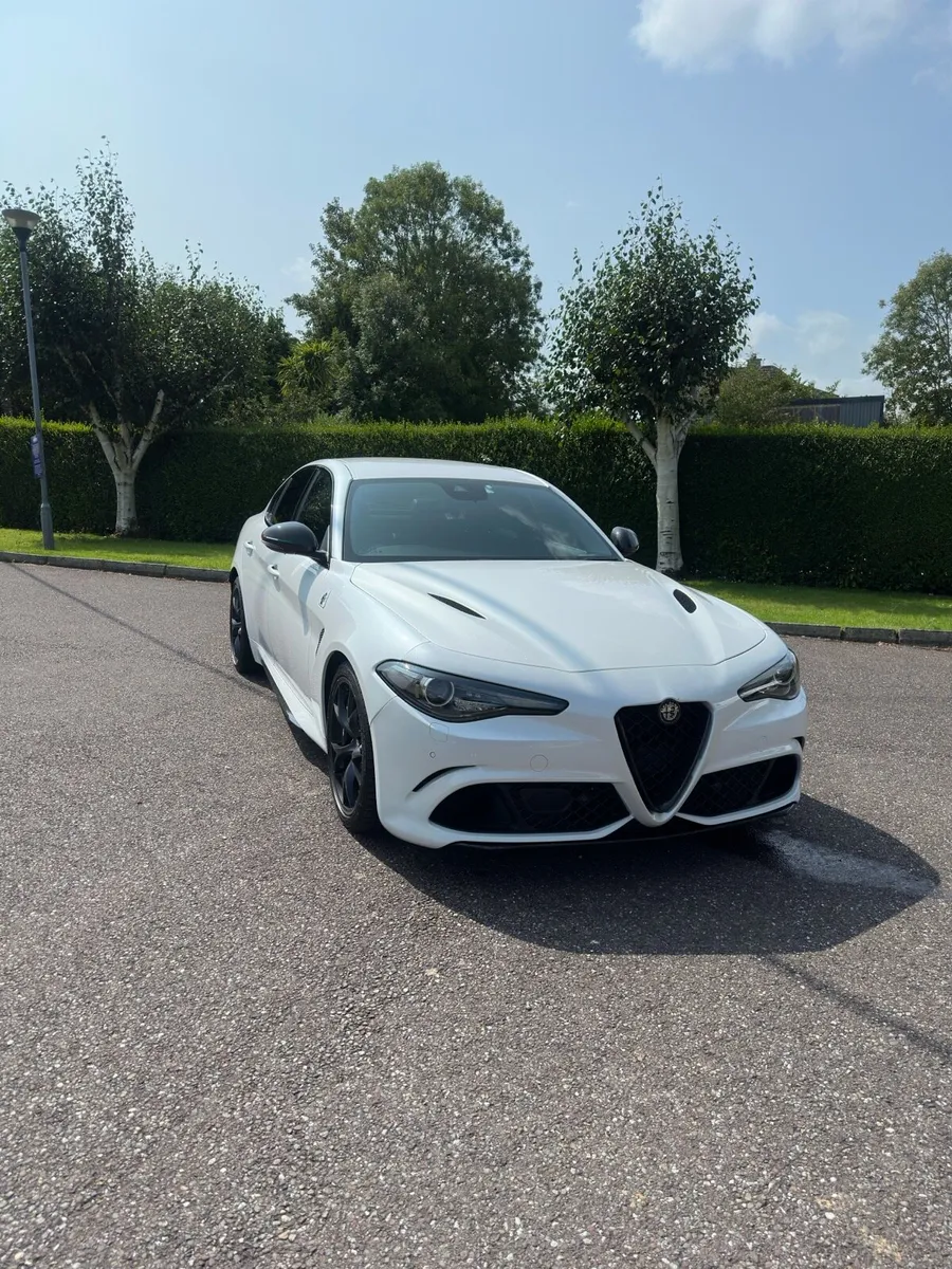 Alfa Romeo Giulia Quadrifoglio - Image 3