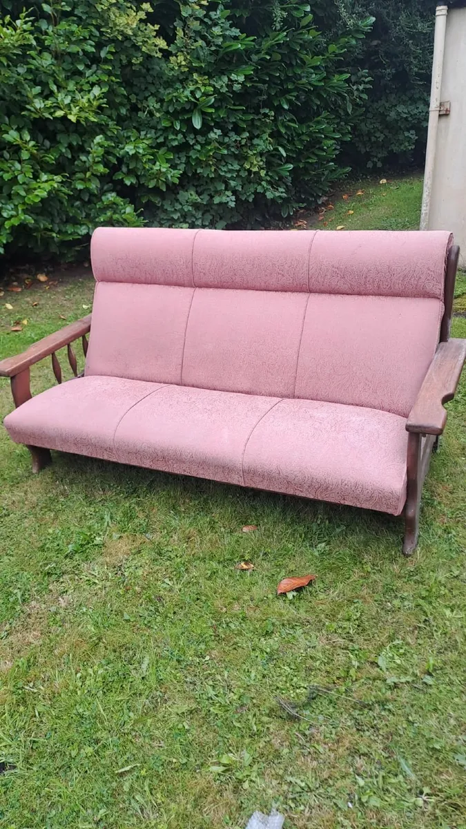 Free sofa - Image 1