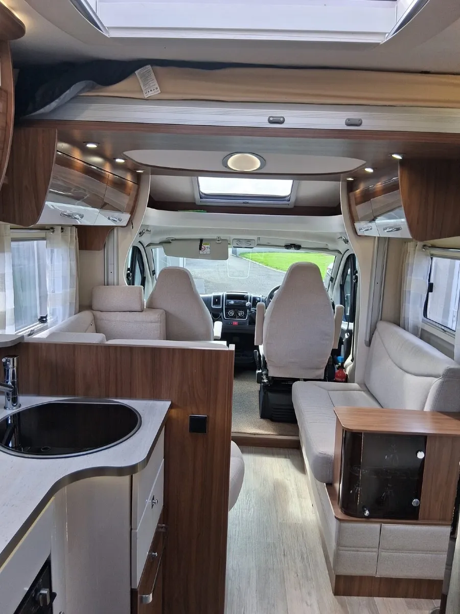 Motorhome - Image 4