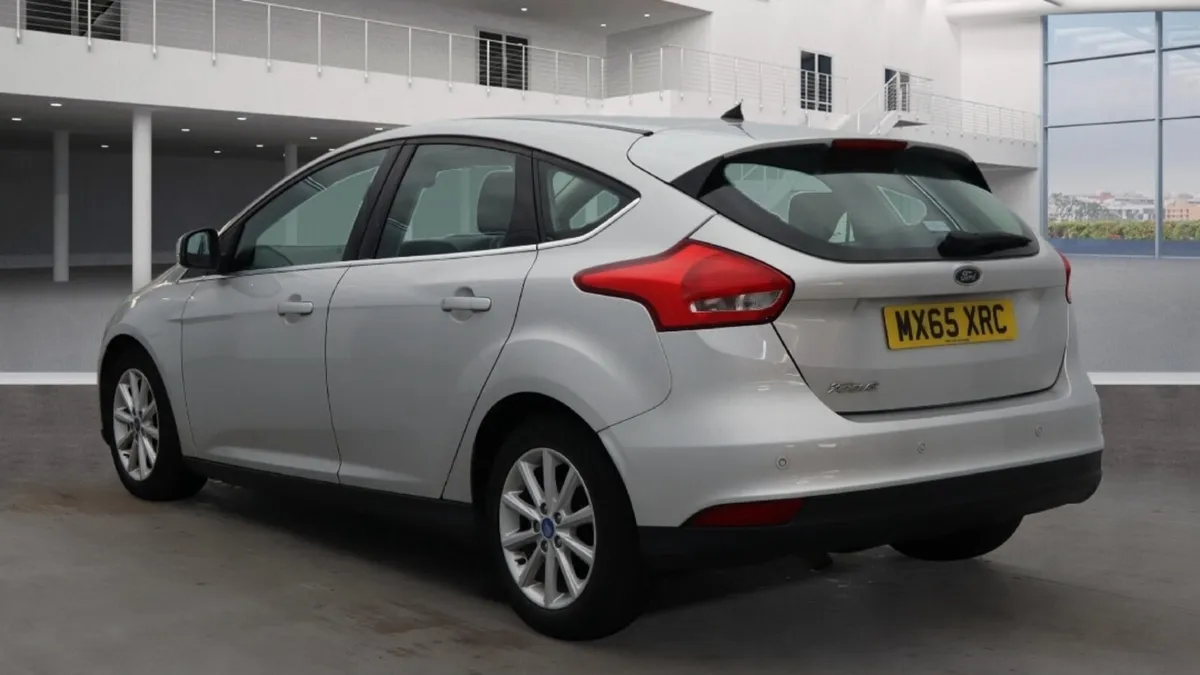 Ford Focus 2015 - Image 2