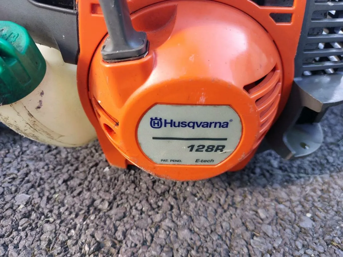 Husqvarna Bush Cutter & Hedge Trimmer - Image 2