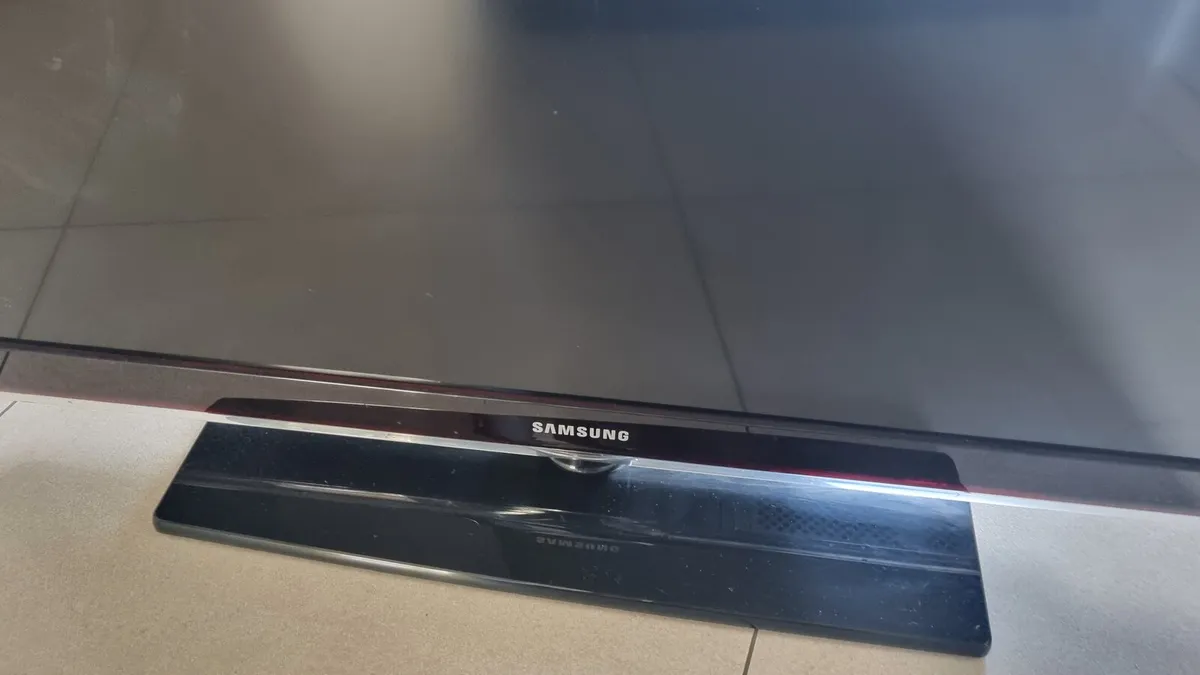 Samsung 40" TV - Image 2