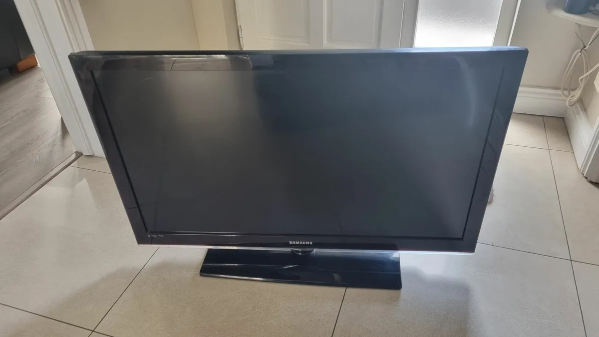 Samsung 40" TV - Image 1