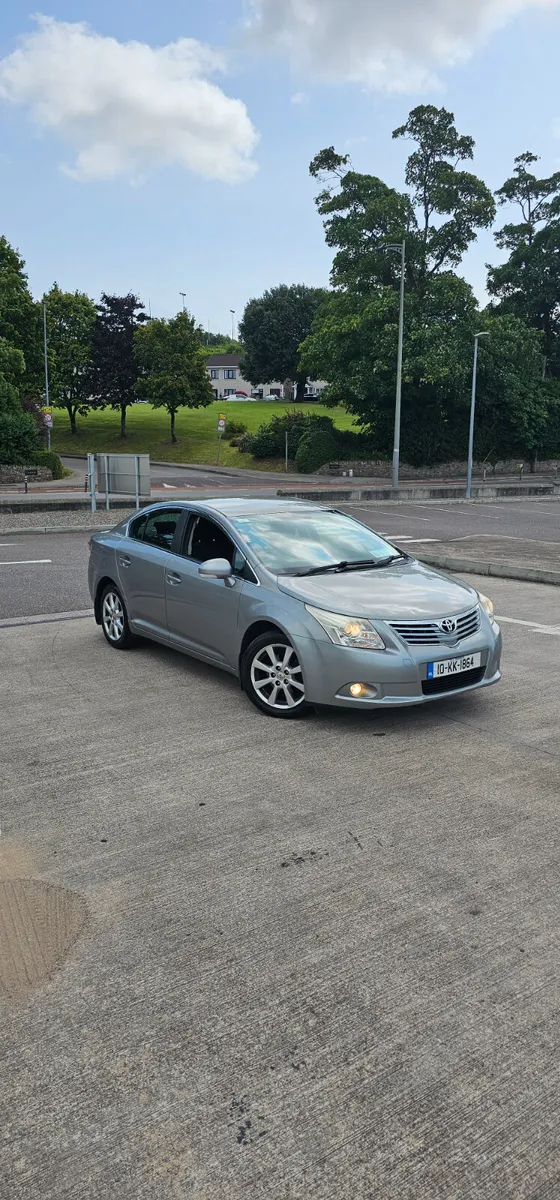 Toyota Avensis 2010 - Image 2