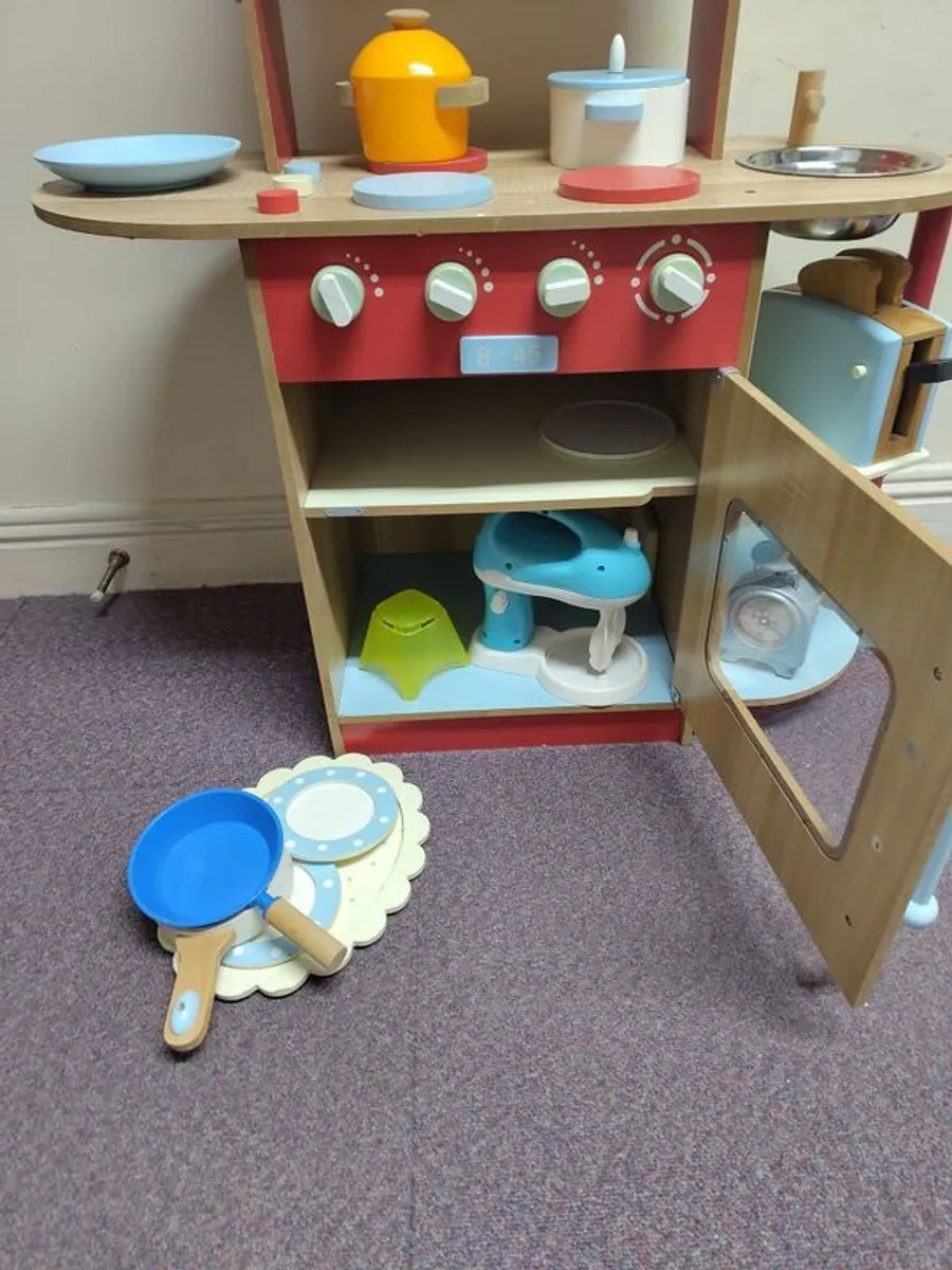 Kids Play Kitchen - Image 2