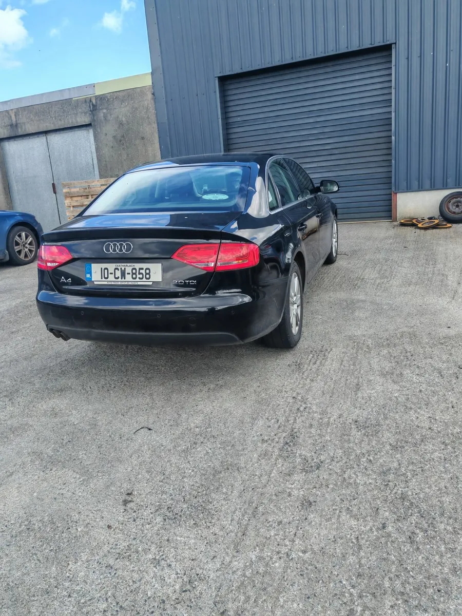 Audi A4 2010 - Image 2