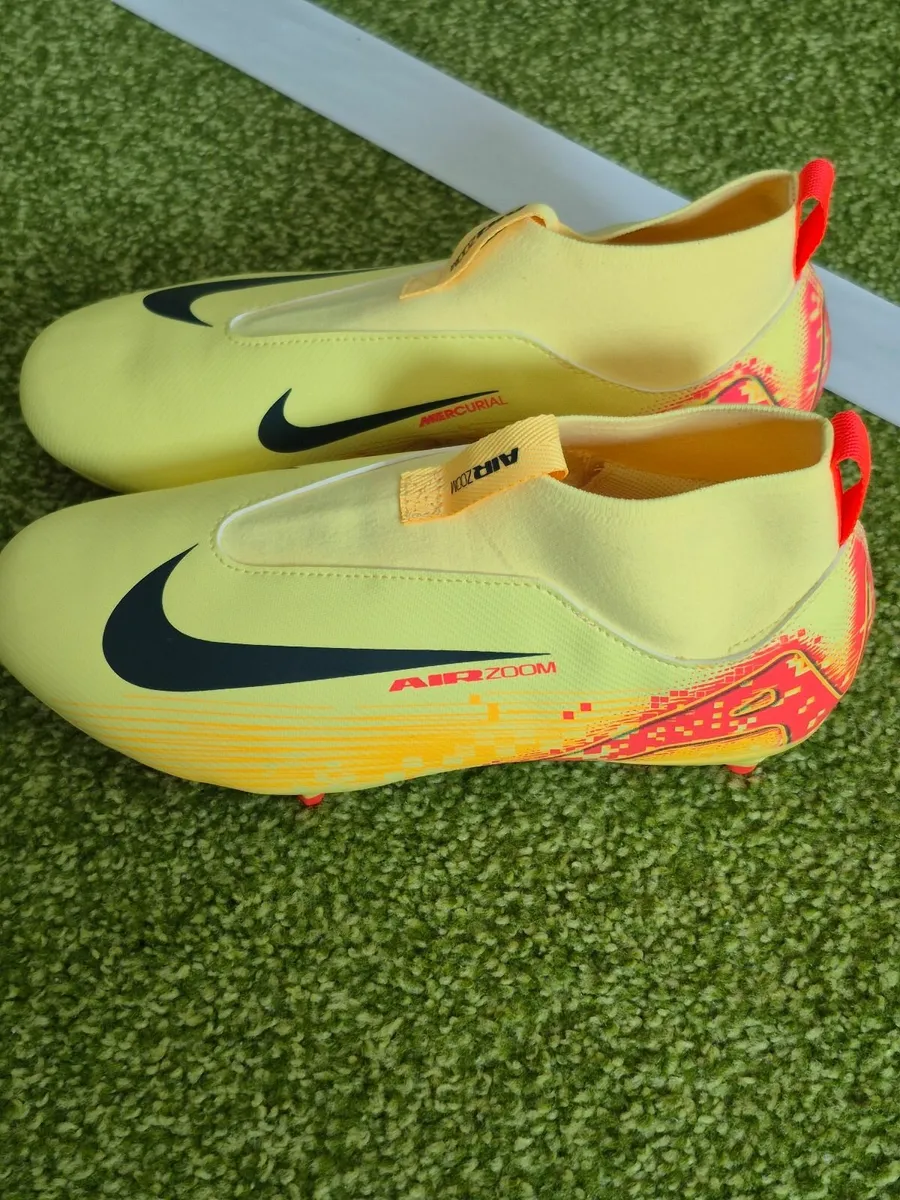 Kids  Nike Mercural 5.5 soccer boots - Image 3