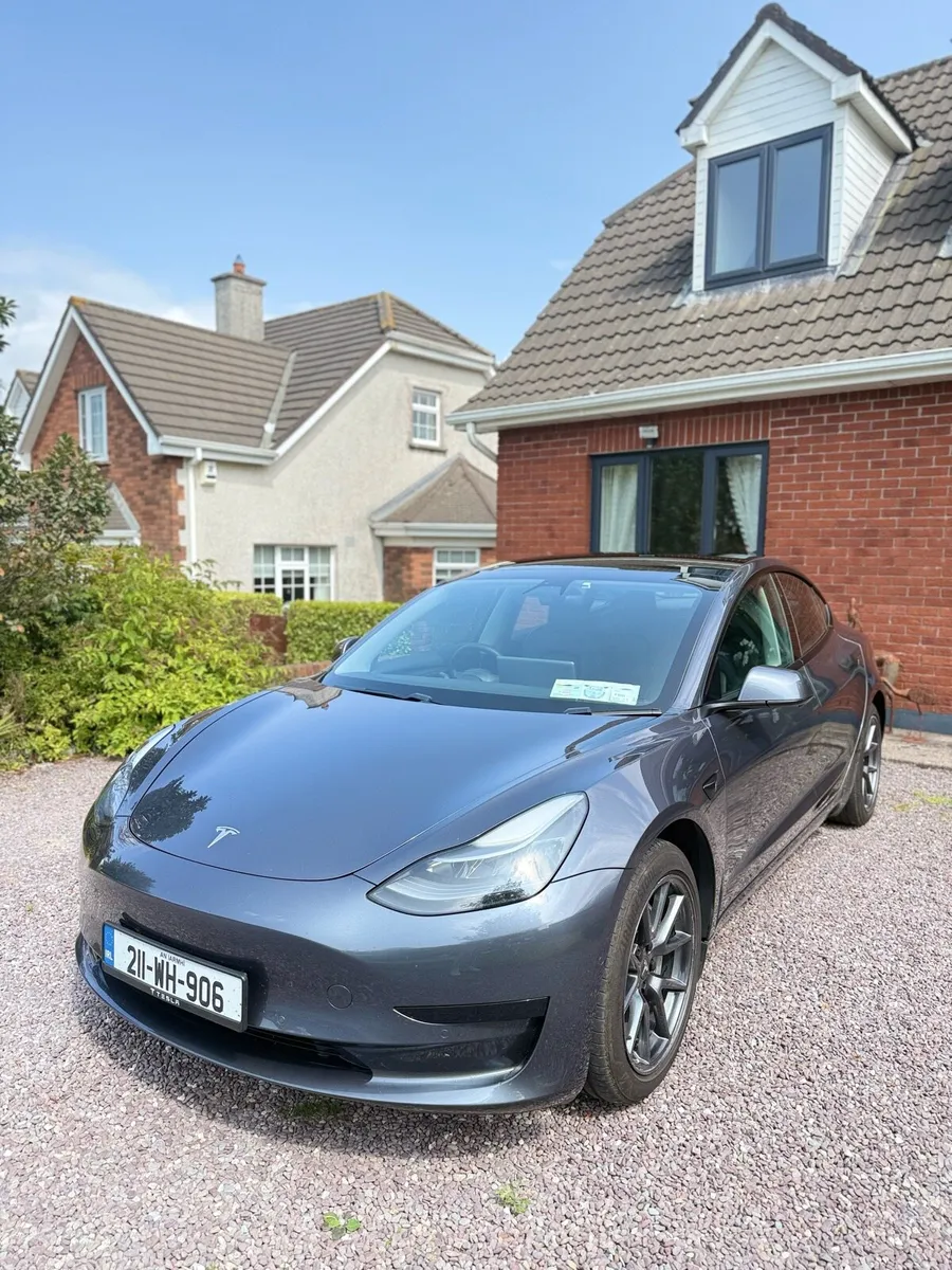 Car - Image 1