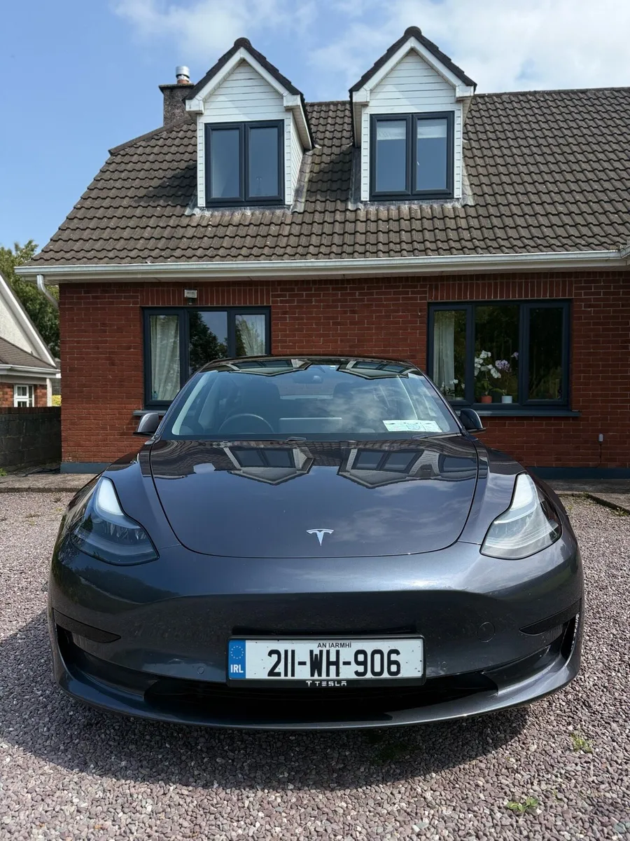 Car - Image 2