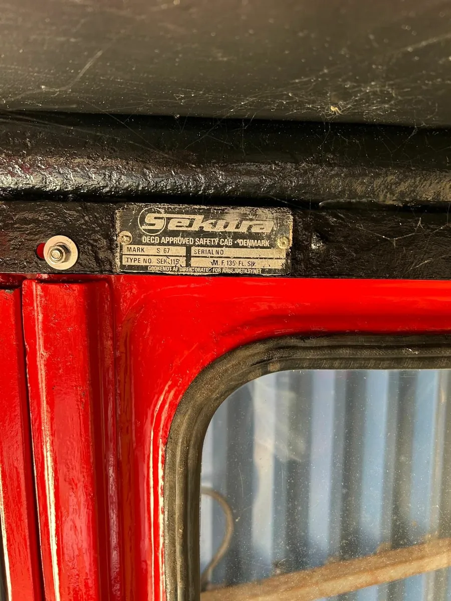 Sekura tractor cab - Image 3