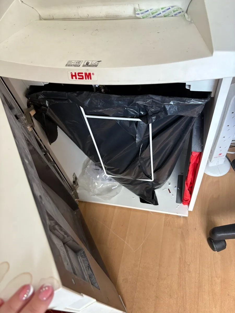 Document/Paper Shredder - Image 2