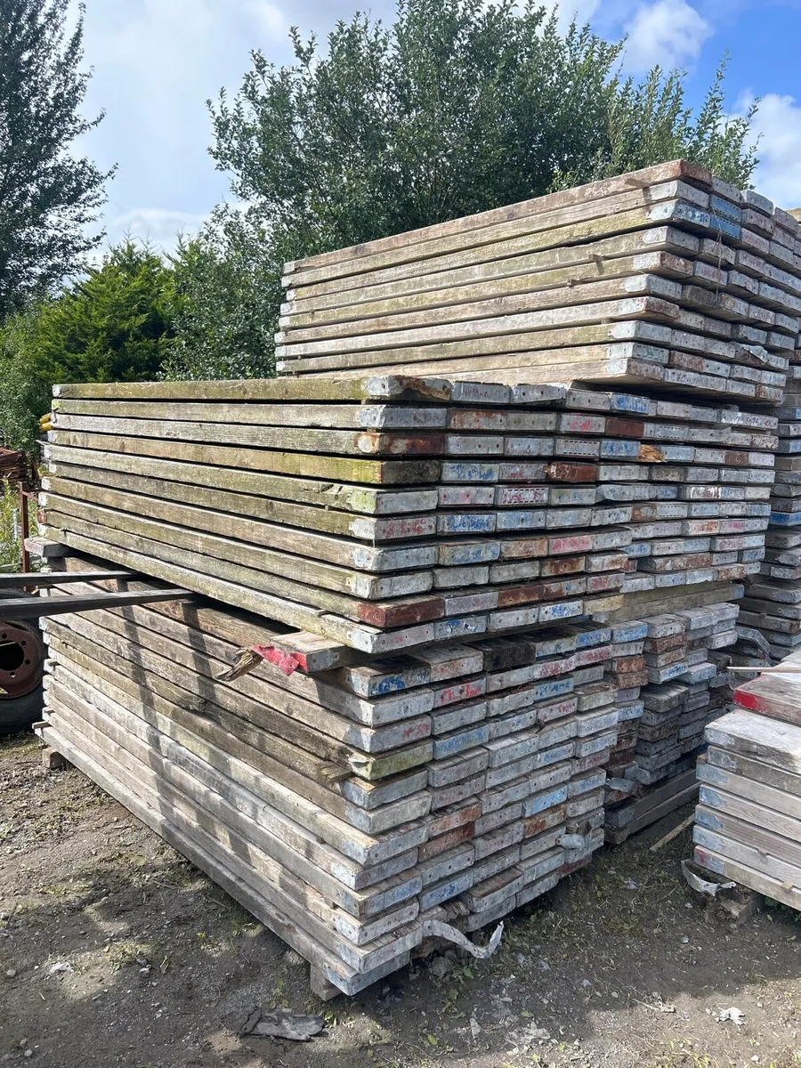 Scaffolding boards
