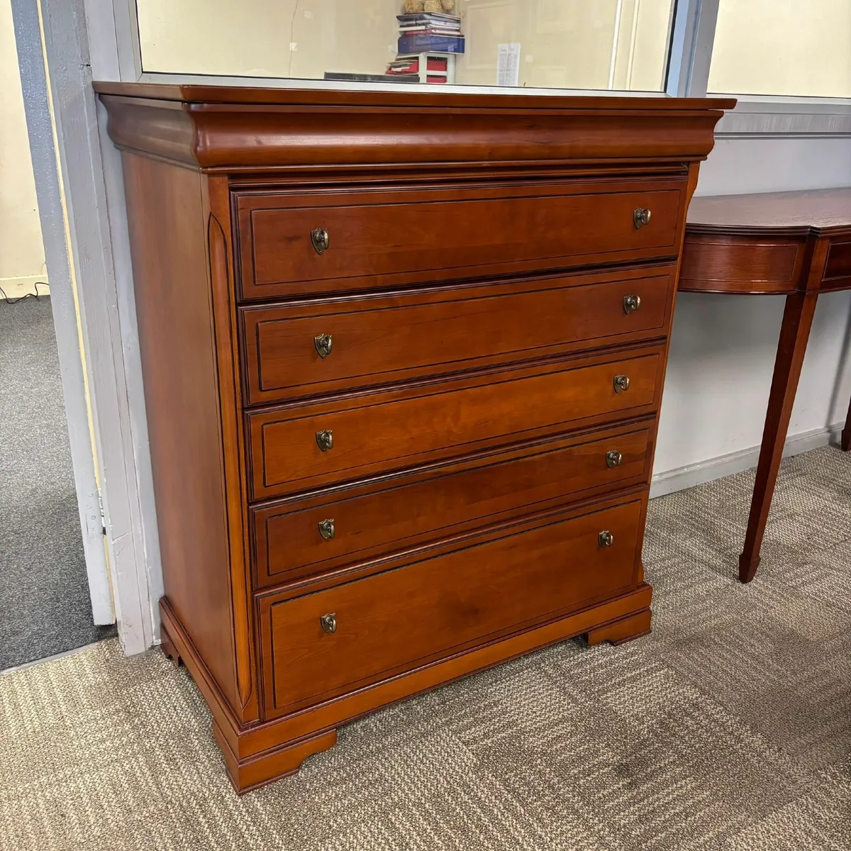 Fabulous mahogany chest of 6 drawers - Image 1