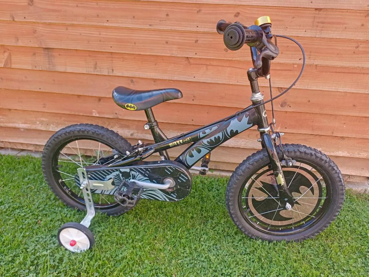 Kids Batman bike size 16 inch wheels - Image 2