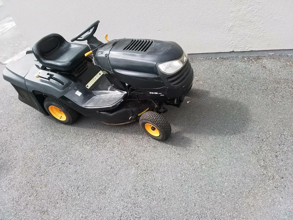 Ride on mower - Image 2