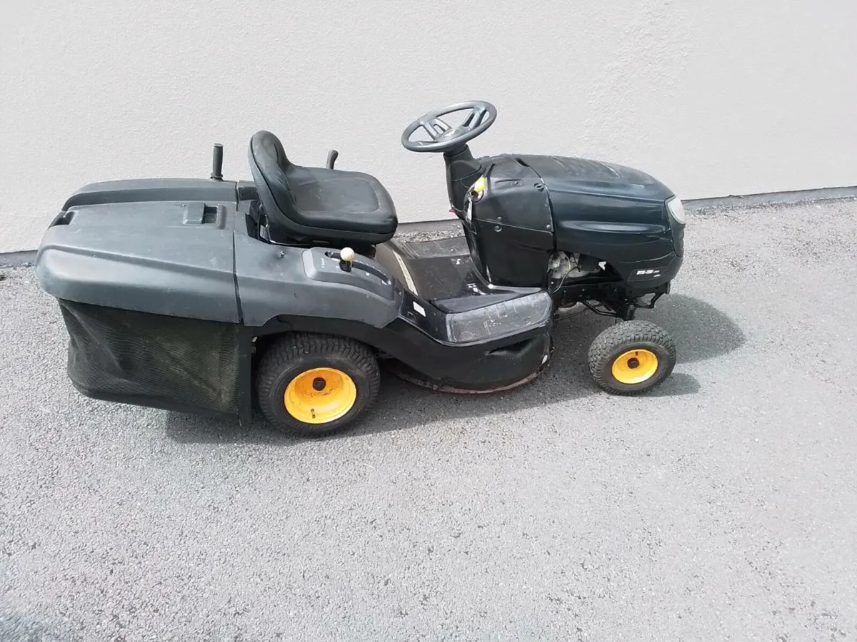 Ride on mower - Image 1