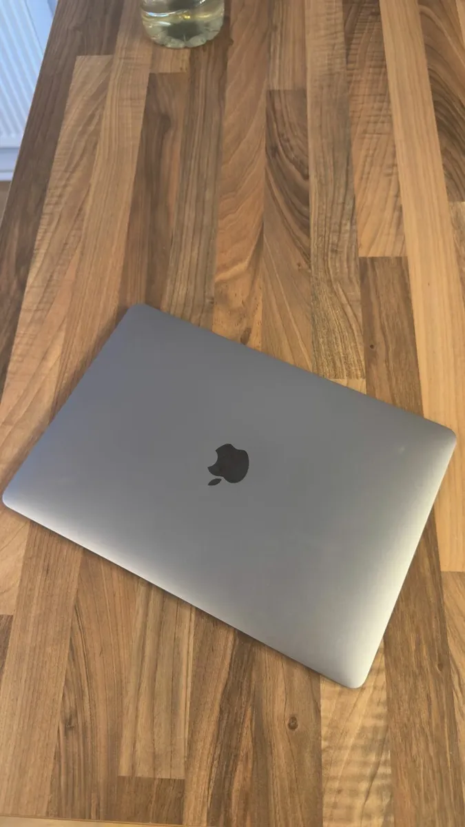 MacBook Pro 13″ (2018) – i7, 16GB RAM, 256GB SSD - Image 4