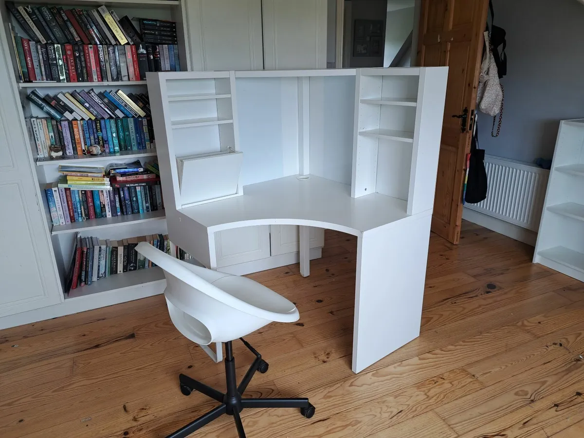 Study desk and chair - Image 1