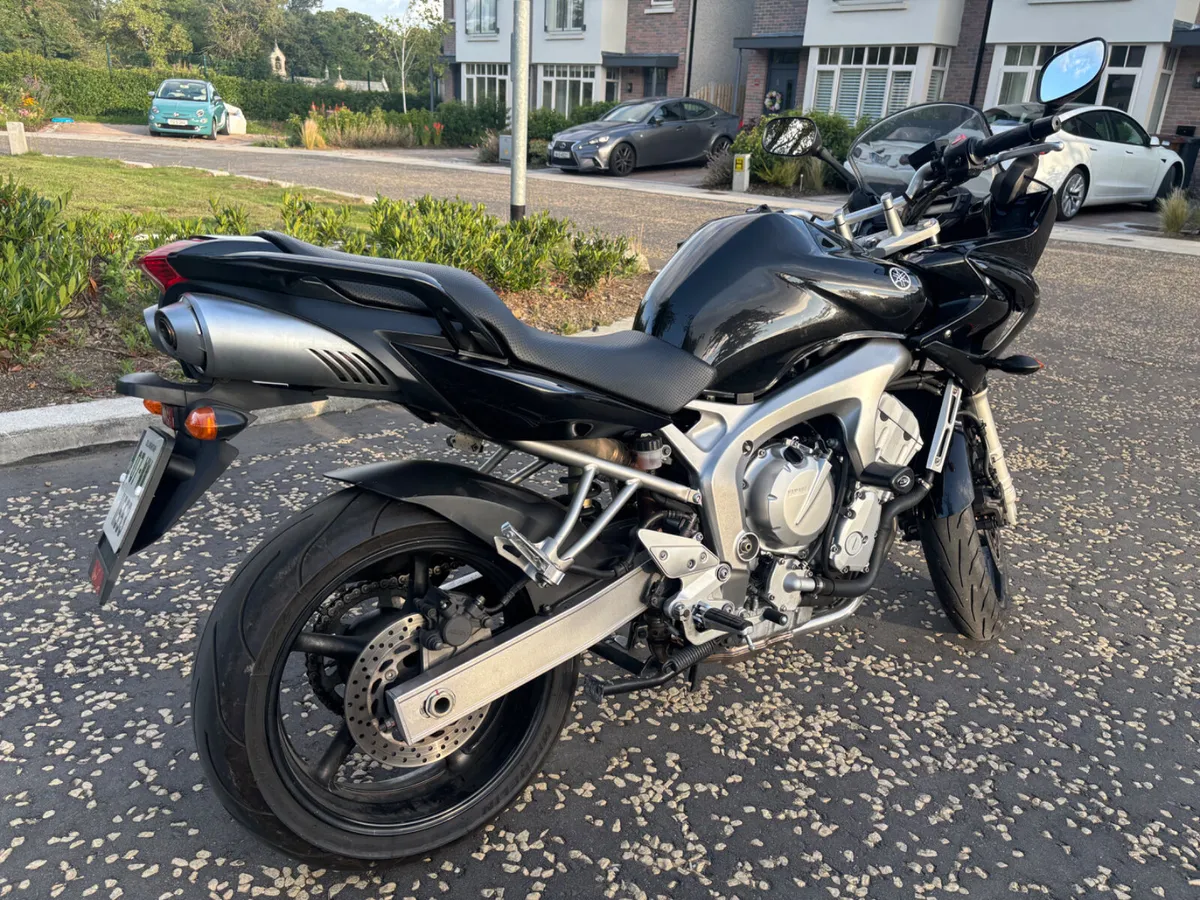 07 Yamaha FZ6 - Image 3