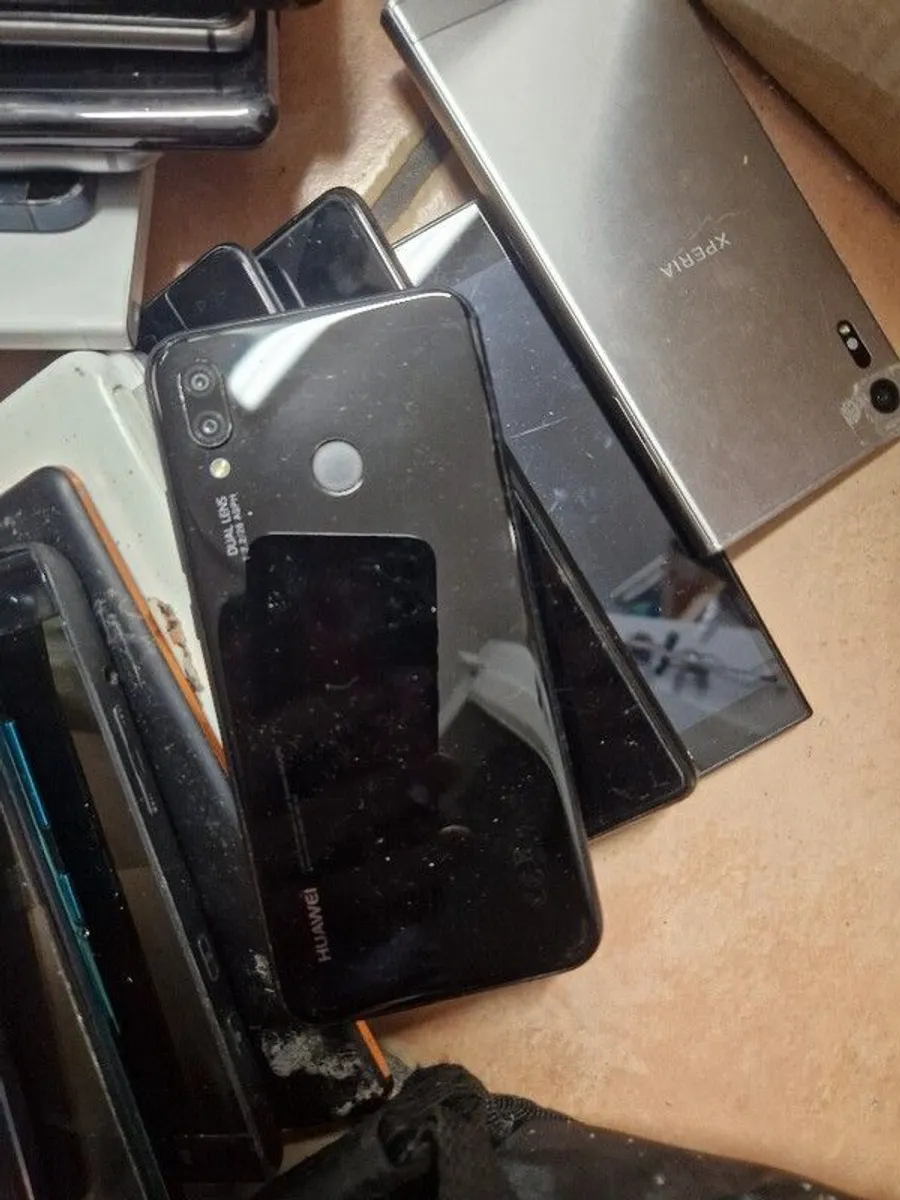 about 100 phone untest - Image 4