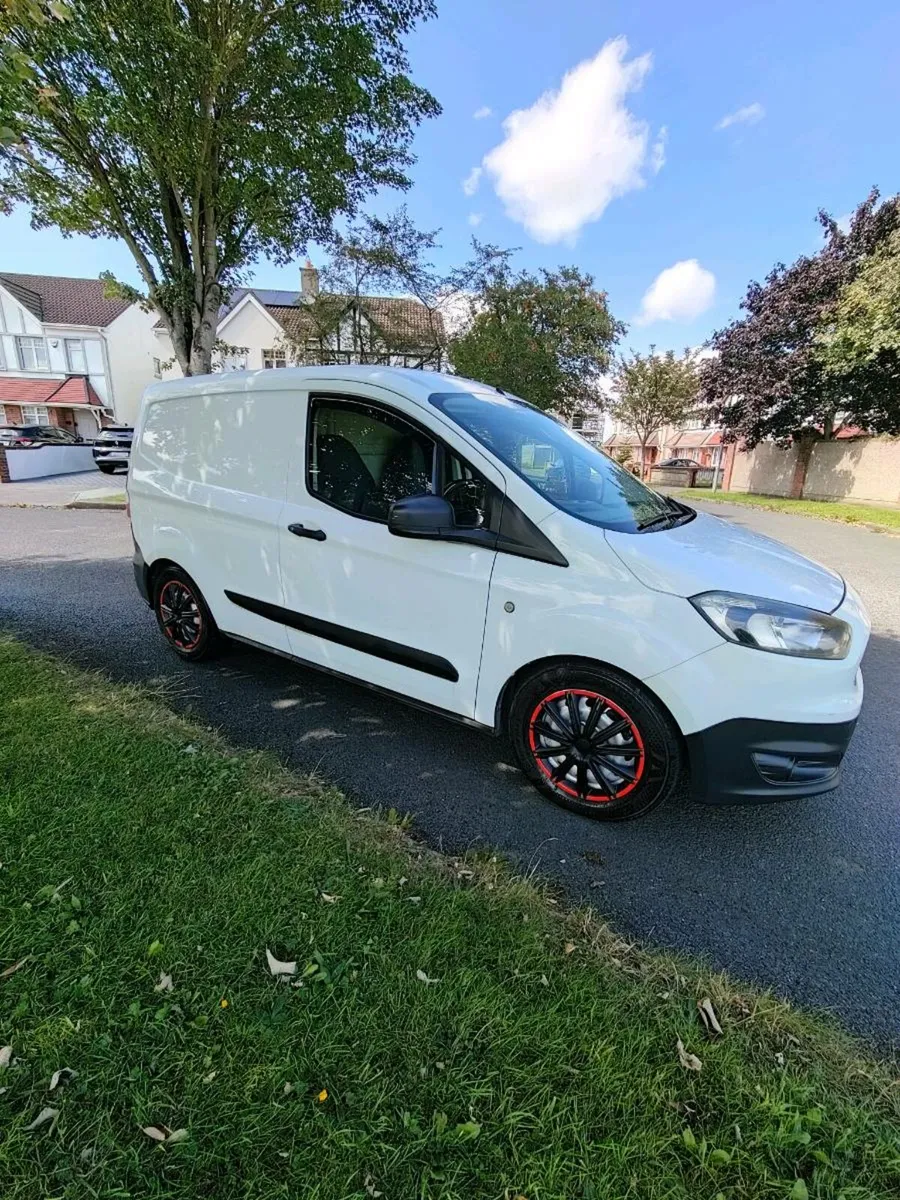 Ford Transit Courier - Image 1