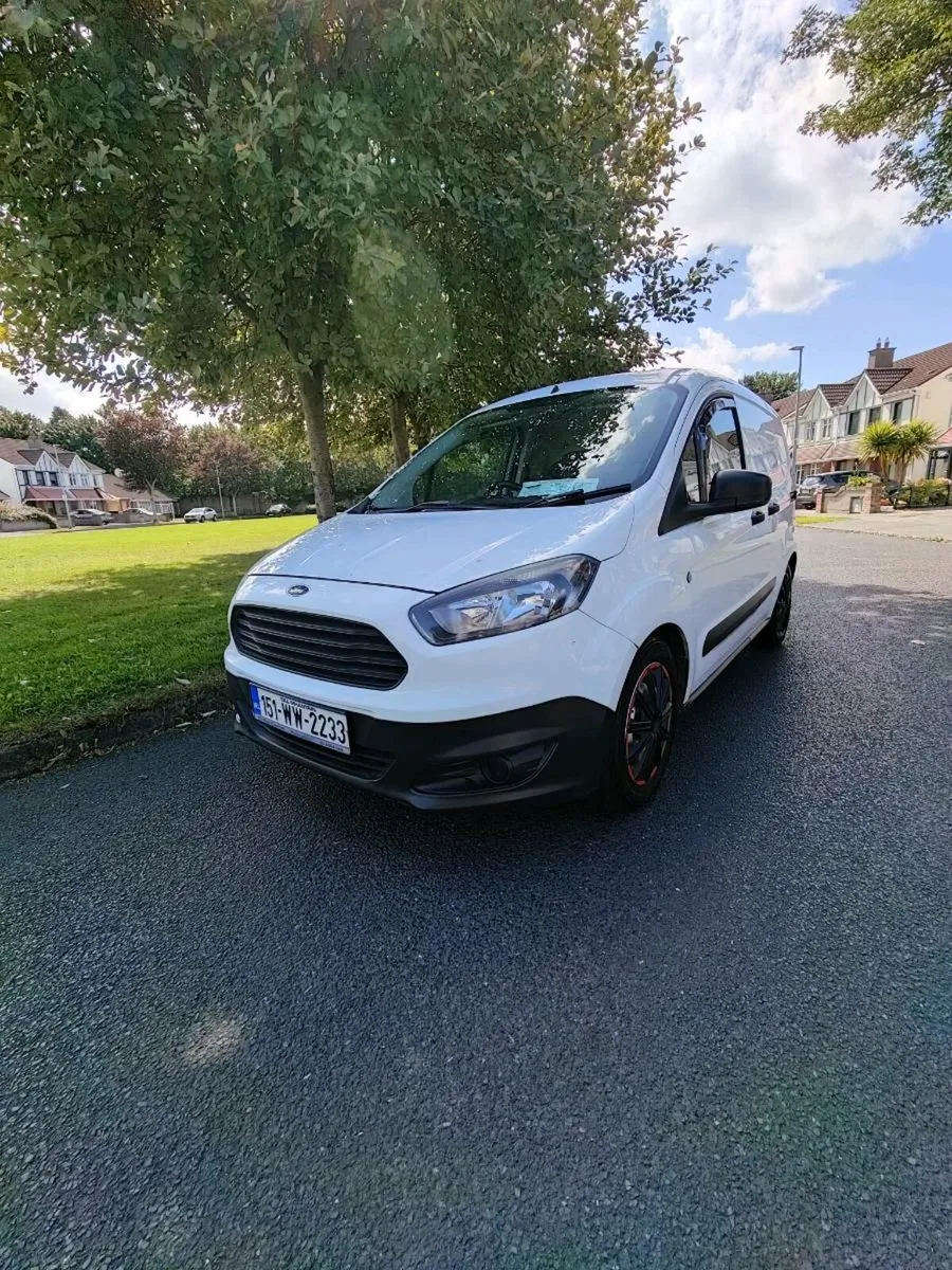 Ford Transit Courier - Image 4