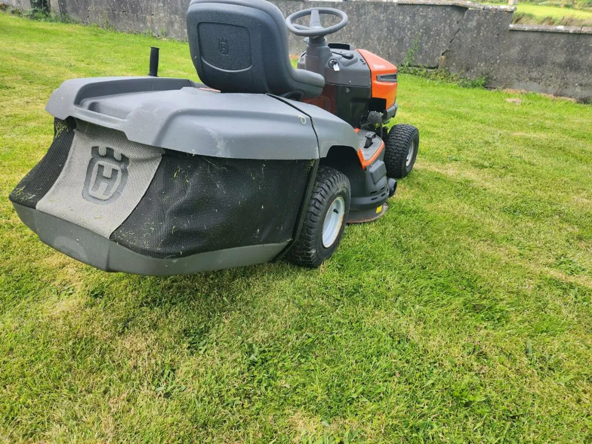 Husqvarna ride on mower - Image 2