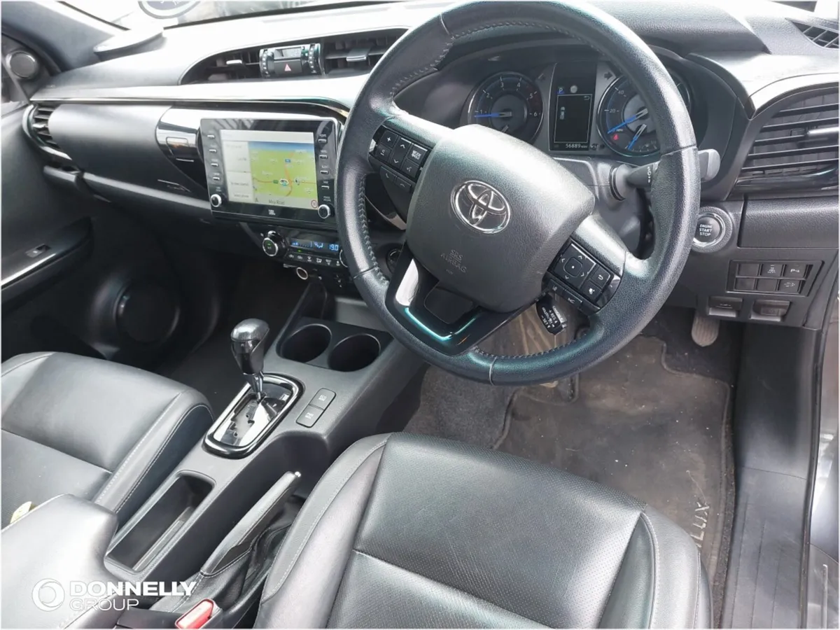 Toyota Hilux Diesel Invincible X - Image 3