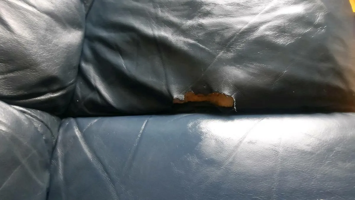 Couches - Image 2
