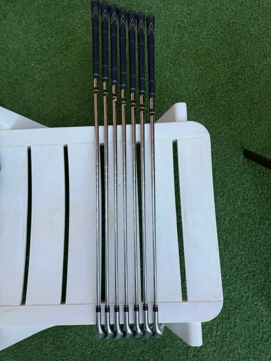 TaylorMade R7 Irons (7 pieces) - Image 2