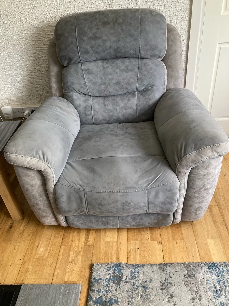Recliner chair electric - Image 4