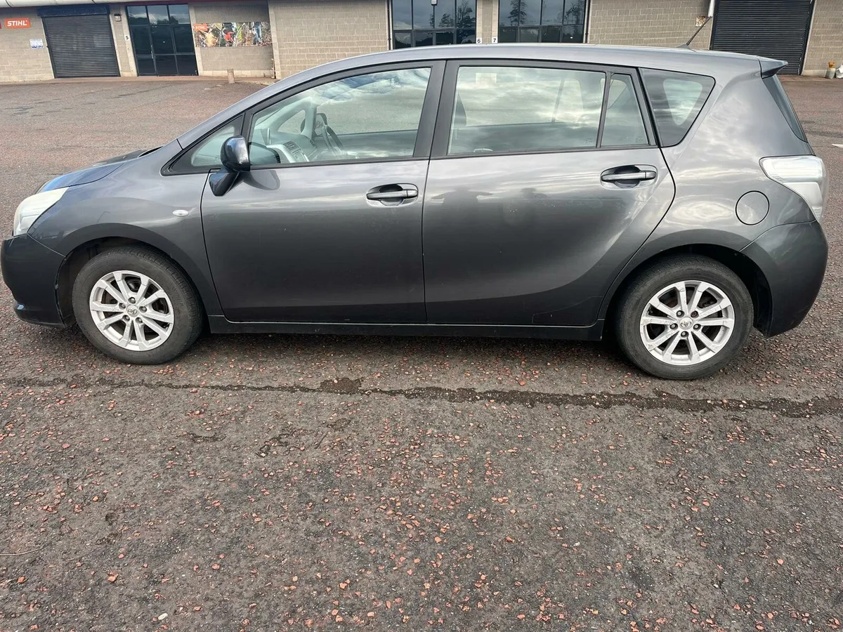 Toyota Verso - Image 2