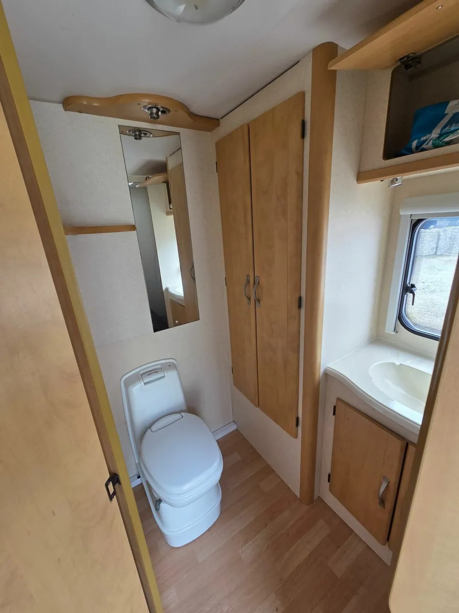 Caravan - Image 3