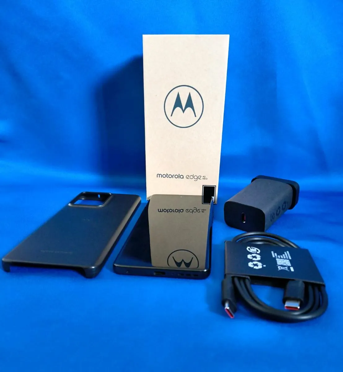 Motorola Edge 40 Neo - Mint Condition, Warranty - Image 1