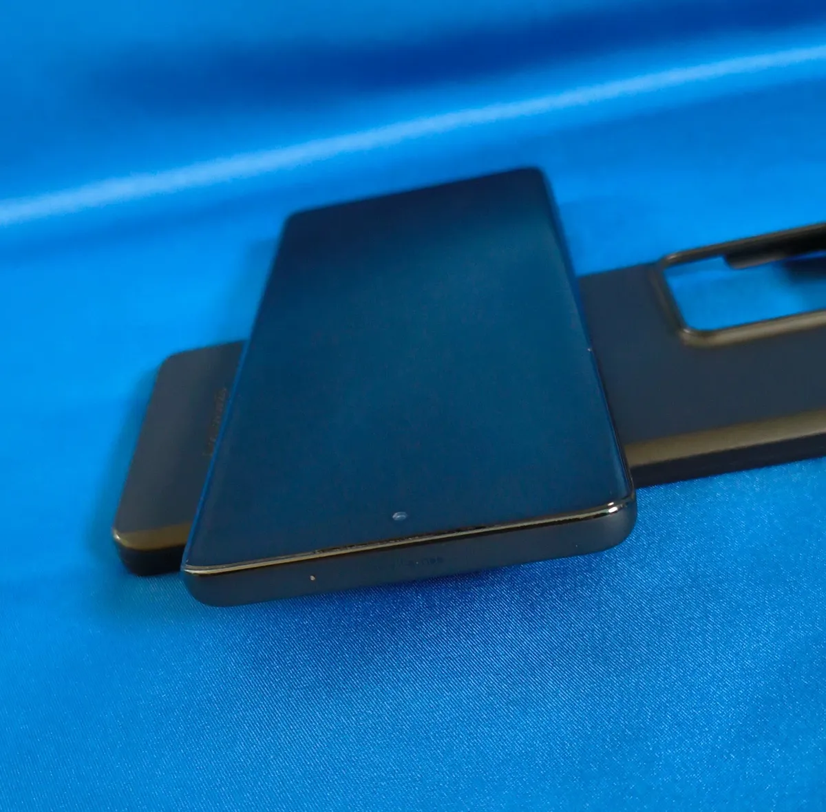 Motorola Edge 40 Neo - Mint Condition, Warranty - Image 2