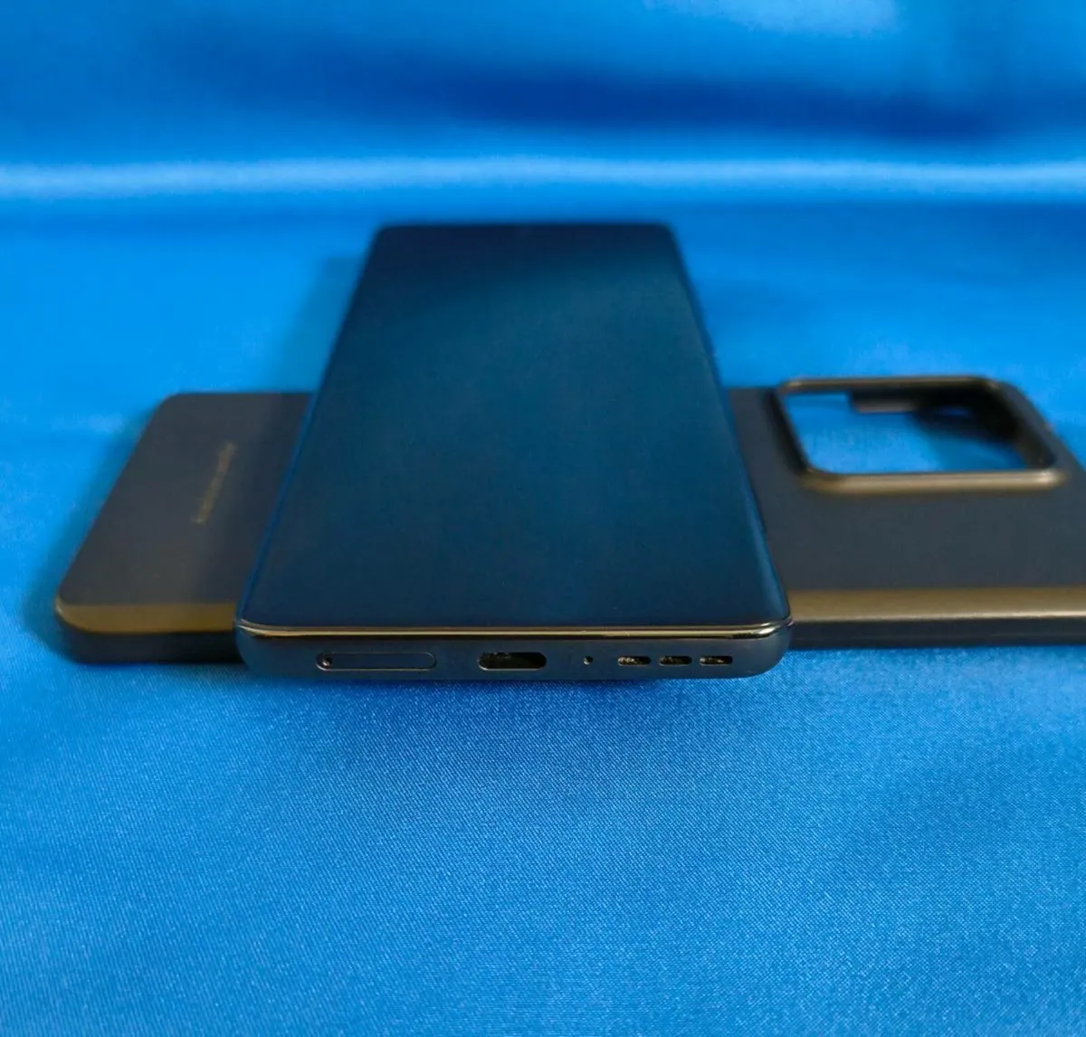 Motorola Edge 40 Neo - Mint Condition, Warranty - Image 3