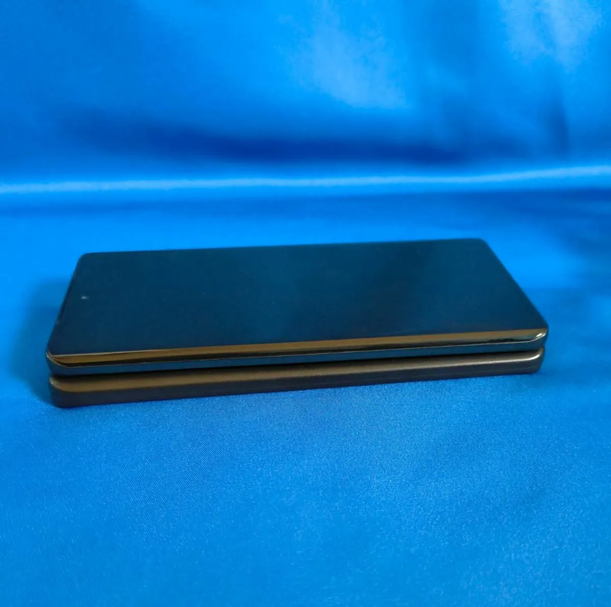 Motorola Edge 40 Neo - Mint Condition, Warranty - Image 4