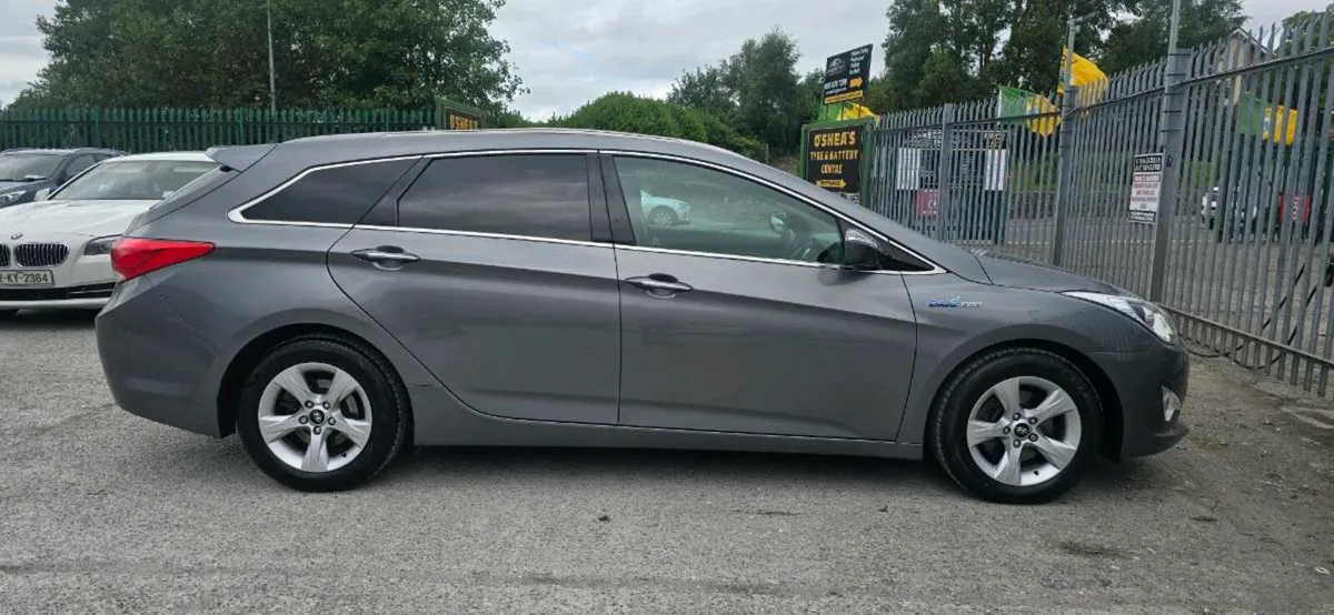 Hyundai I40 estate - Image 2