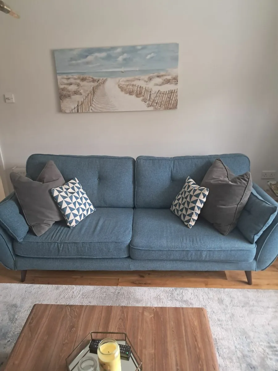 Couches - Image 2