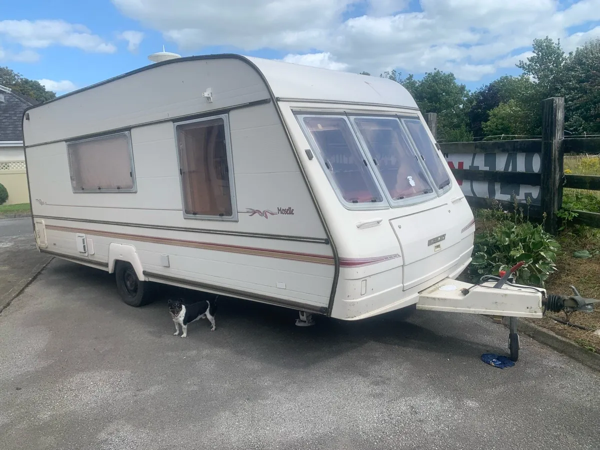 4 berth caravan - Image 2