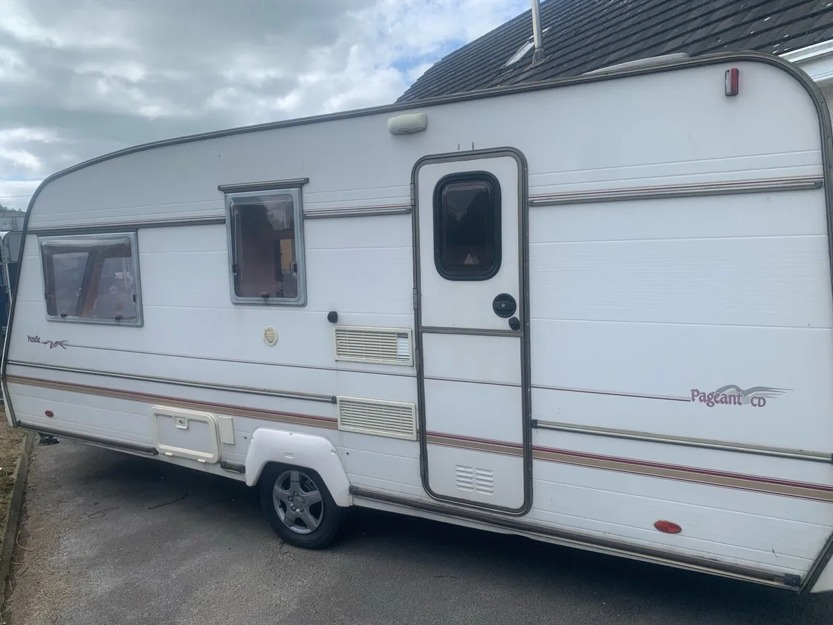 4 berth caravan - Image 3