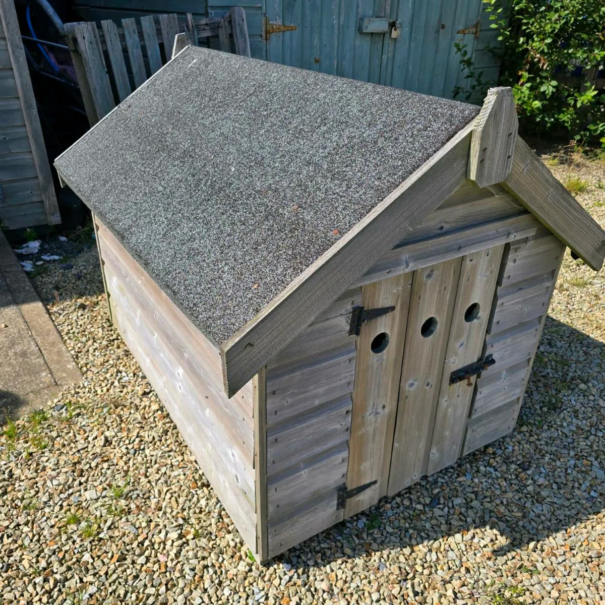 Dog kennel - Image 1