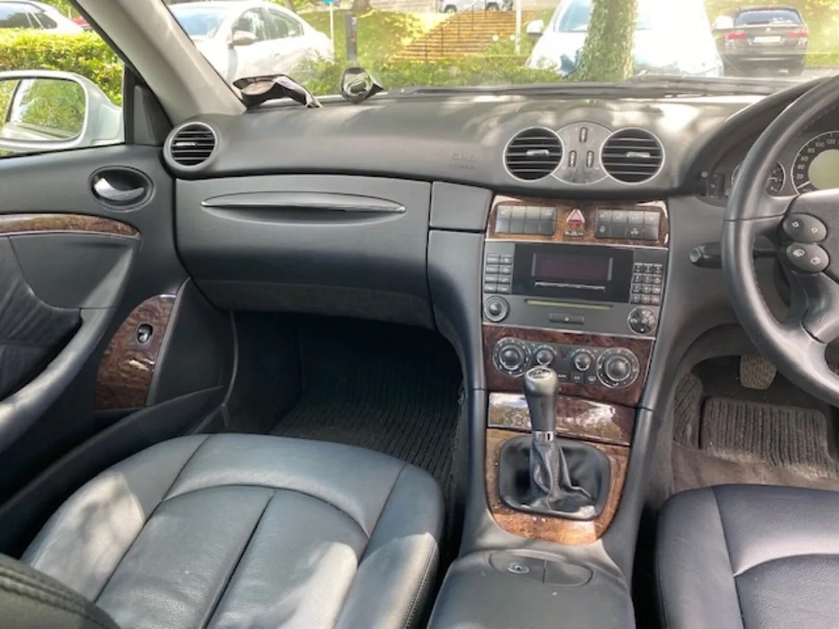 Mercedes-Benz CLK 2005 - Image 4