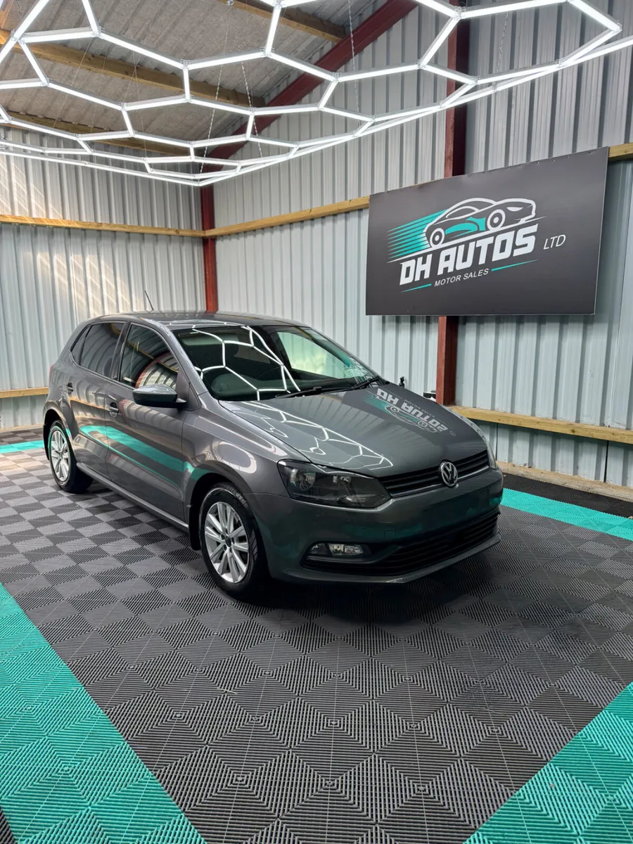 Volkswagen Polo 2015 - Low mileage - Image 1