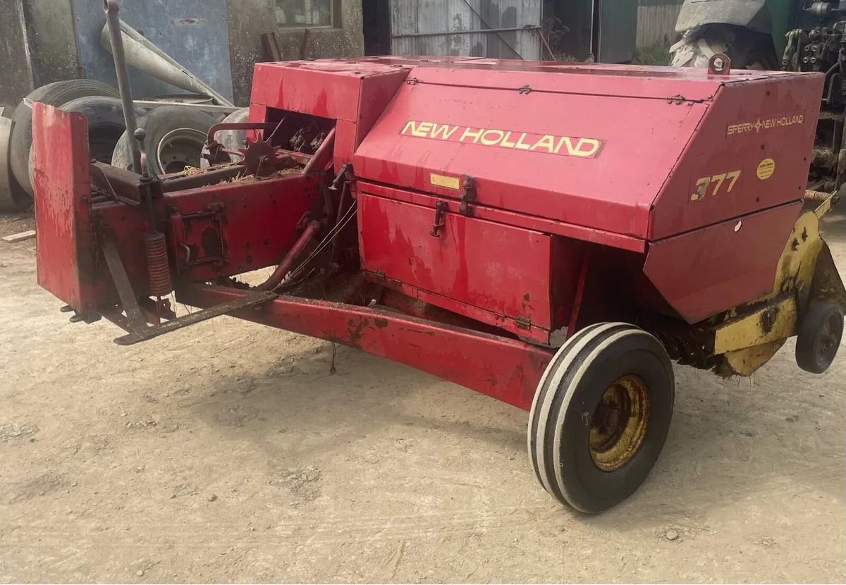 New Holland 377 square baler - Image 3